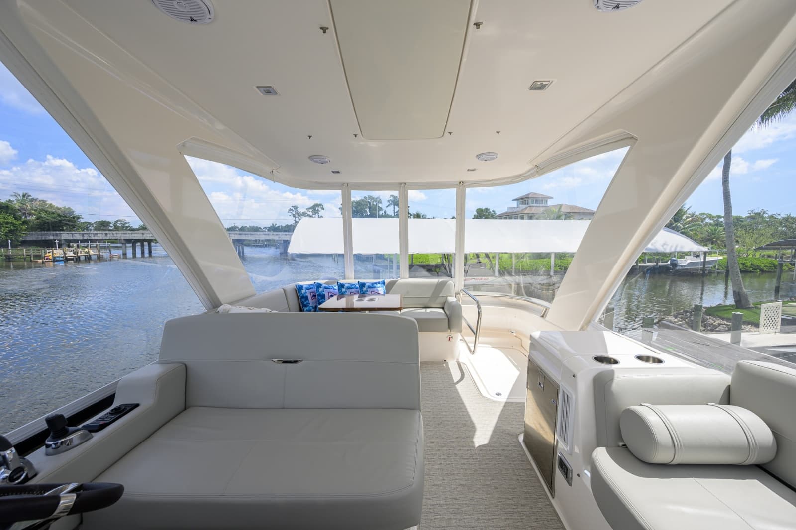 2017 Tiara Yachts 44 Flybridge - Photo 45