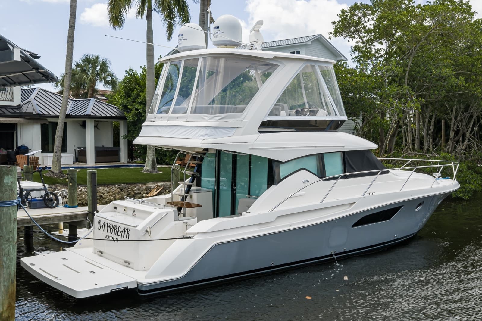 2017 Tiara Yachts 44 Flybridge - Photo 51