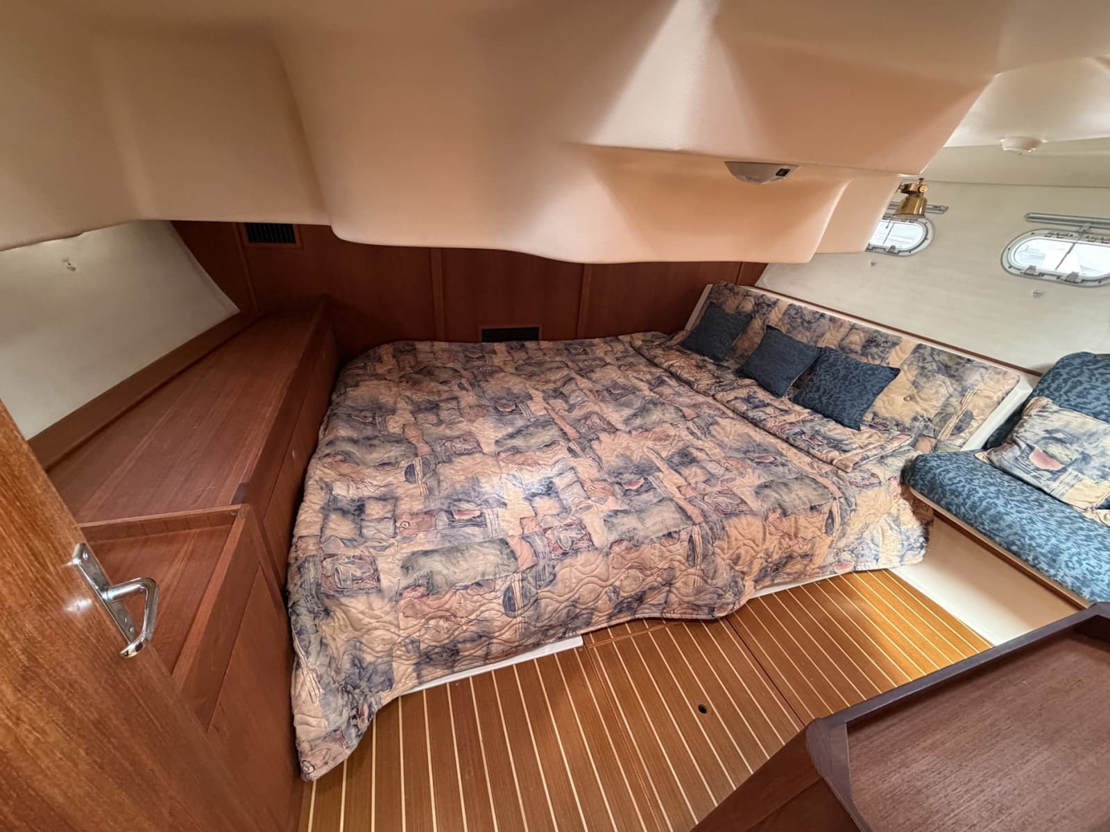 1998 Hunter 410 - Photo 2