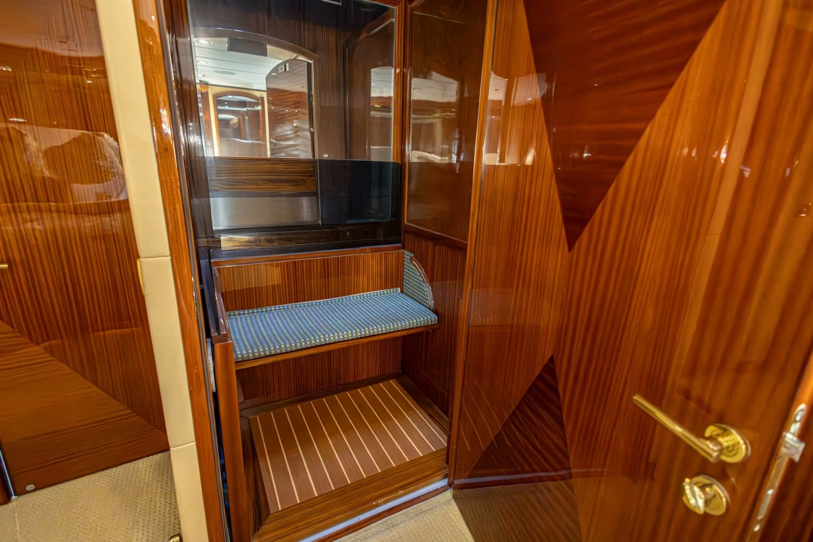 2008 Hargrave Enclosed Skylounge - Photo 22