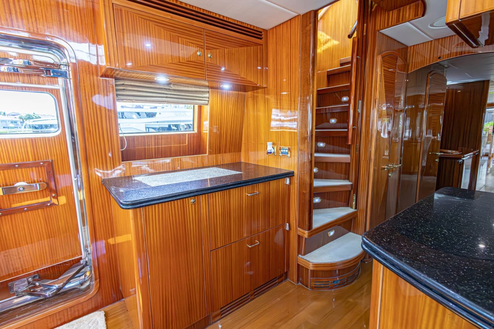 2008 Hargrave Enclosed Skylounge - Photo 16