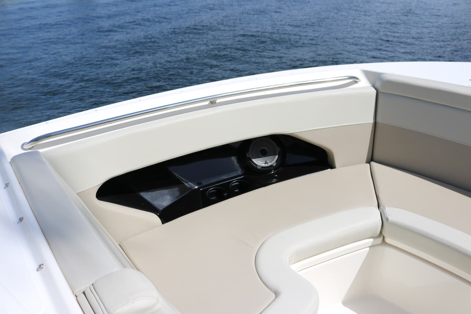 2023 Boston Whaler 280 Vantage - Photo 3