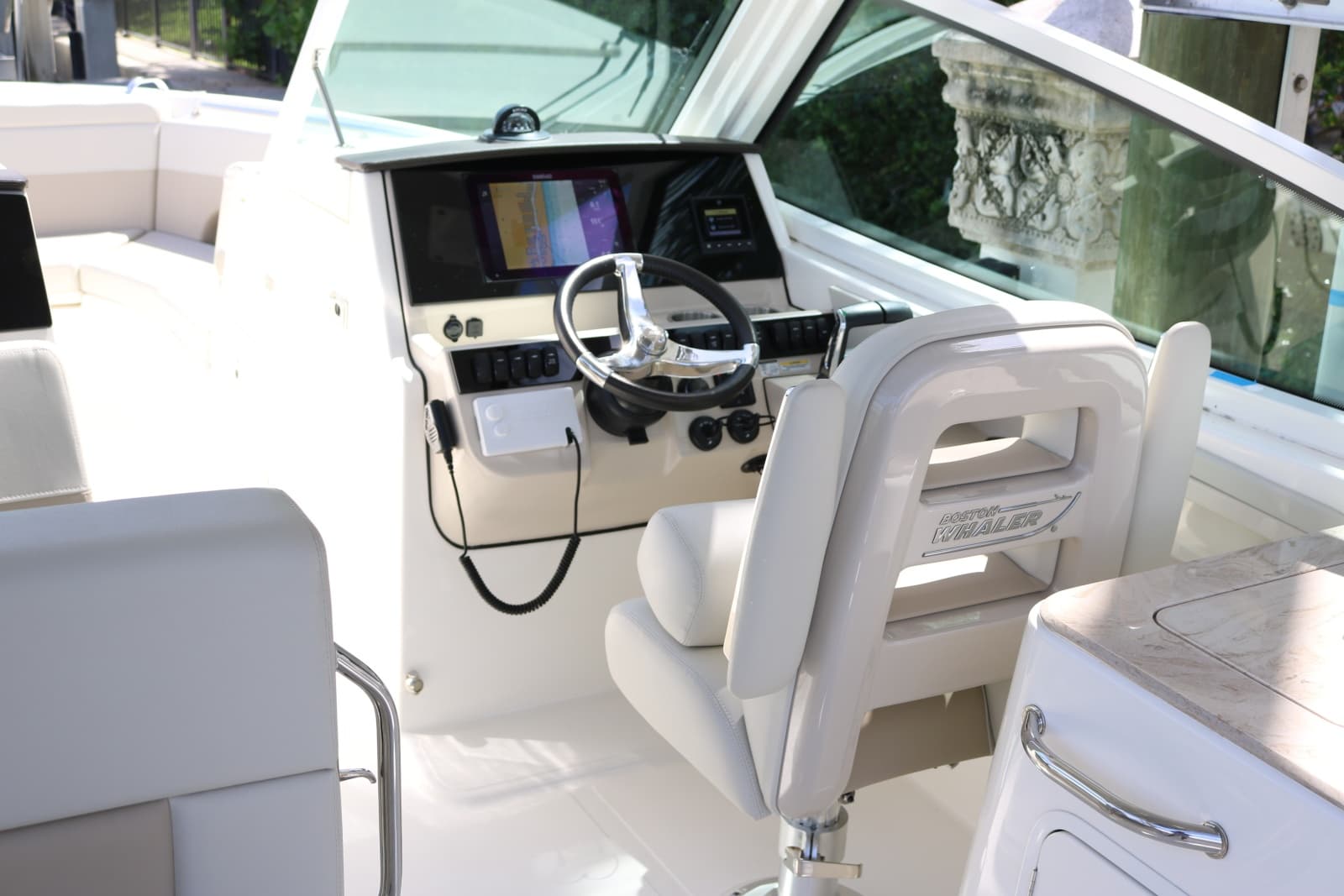 2023 Boston Whaler 280 Vantage - Photo 8