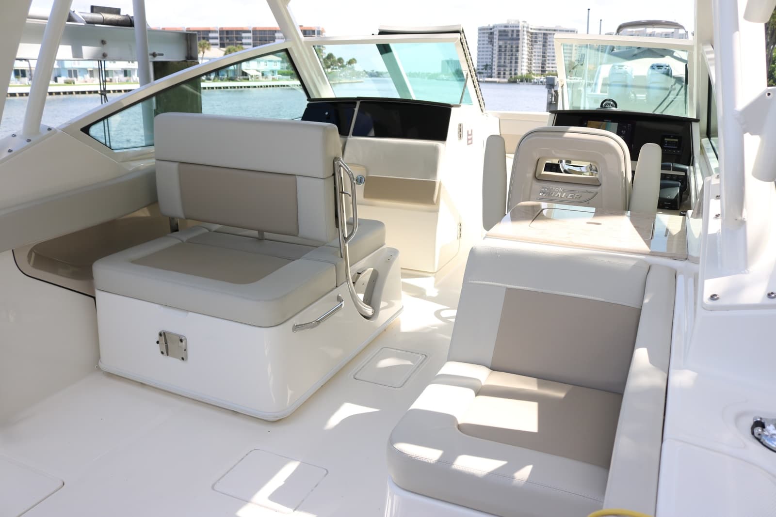 2023 Boston Whaler 280 Vantage - Photo 15