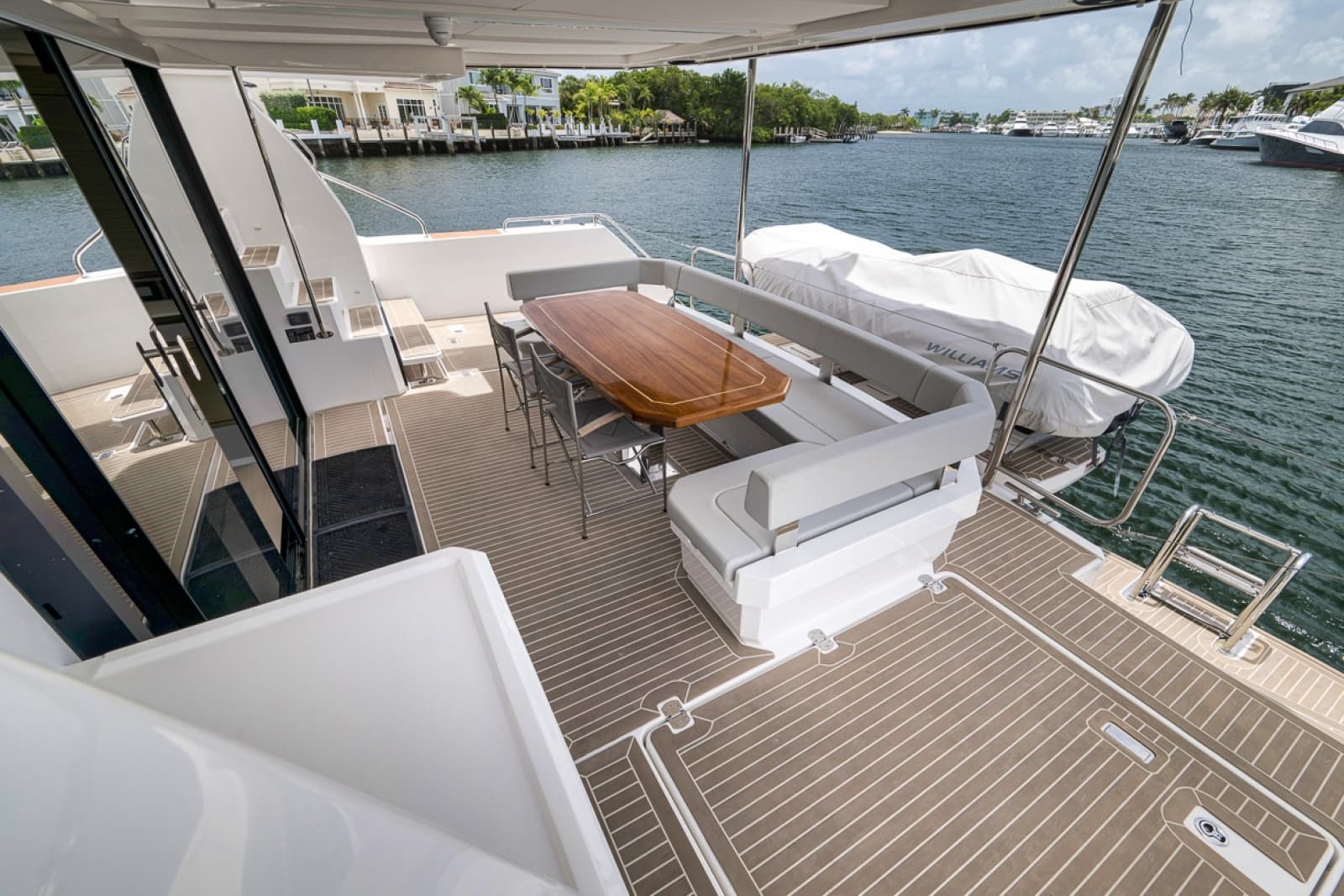 2023 Leopard 46 Powercat - Photo 35
