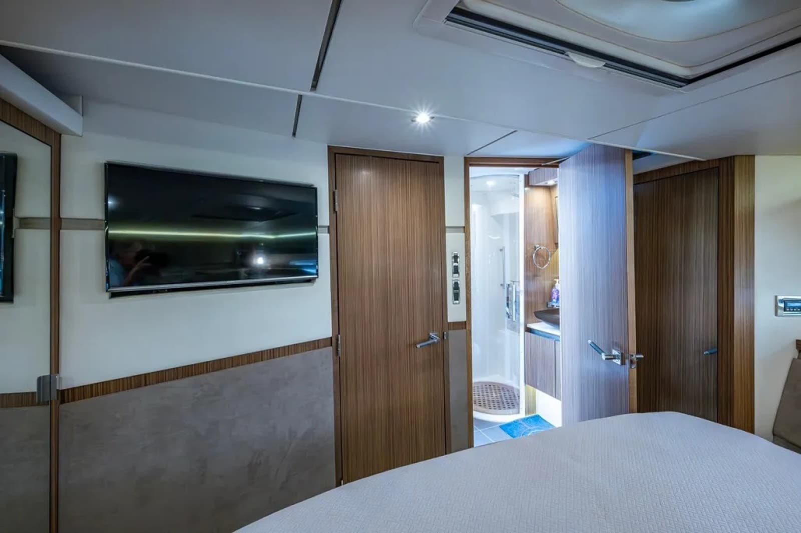 2018 Sea Ray L550 Fly - Photo 43