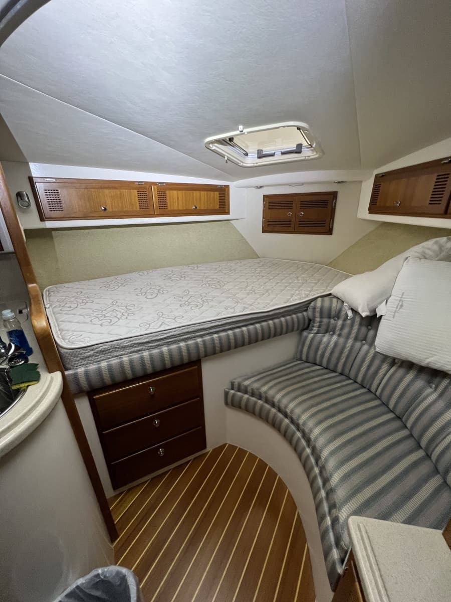1998 Cabo 35 Express - Photo 30