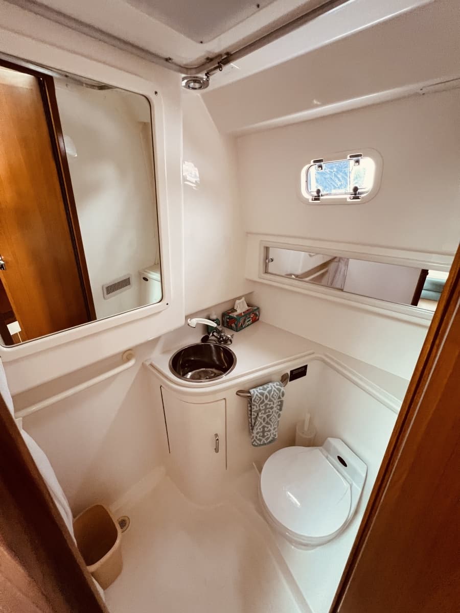1998 Cabo 35 Express - Photo 39