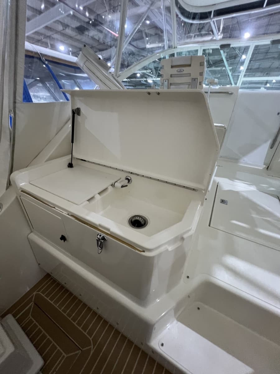 1998 Cabo 35 Express - Photo 12
