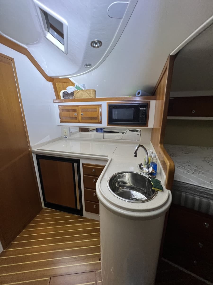 1998 Cabo 35 Express - Photo 33