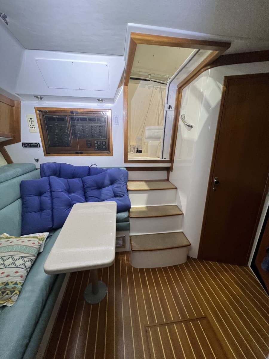 1998 Cabo 35 Express - Photo 32
