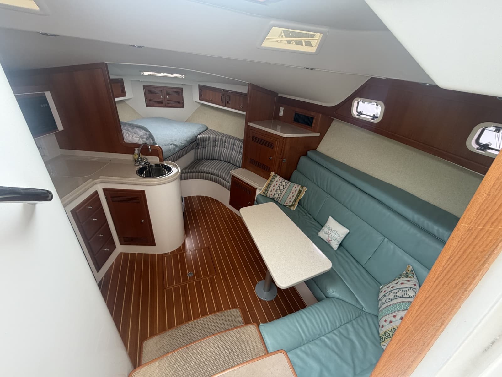 1998 Cabo 35 Express - Photo 28