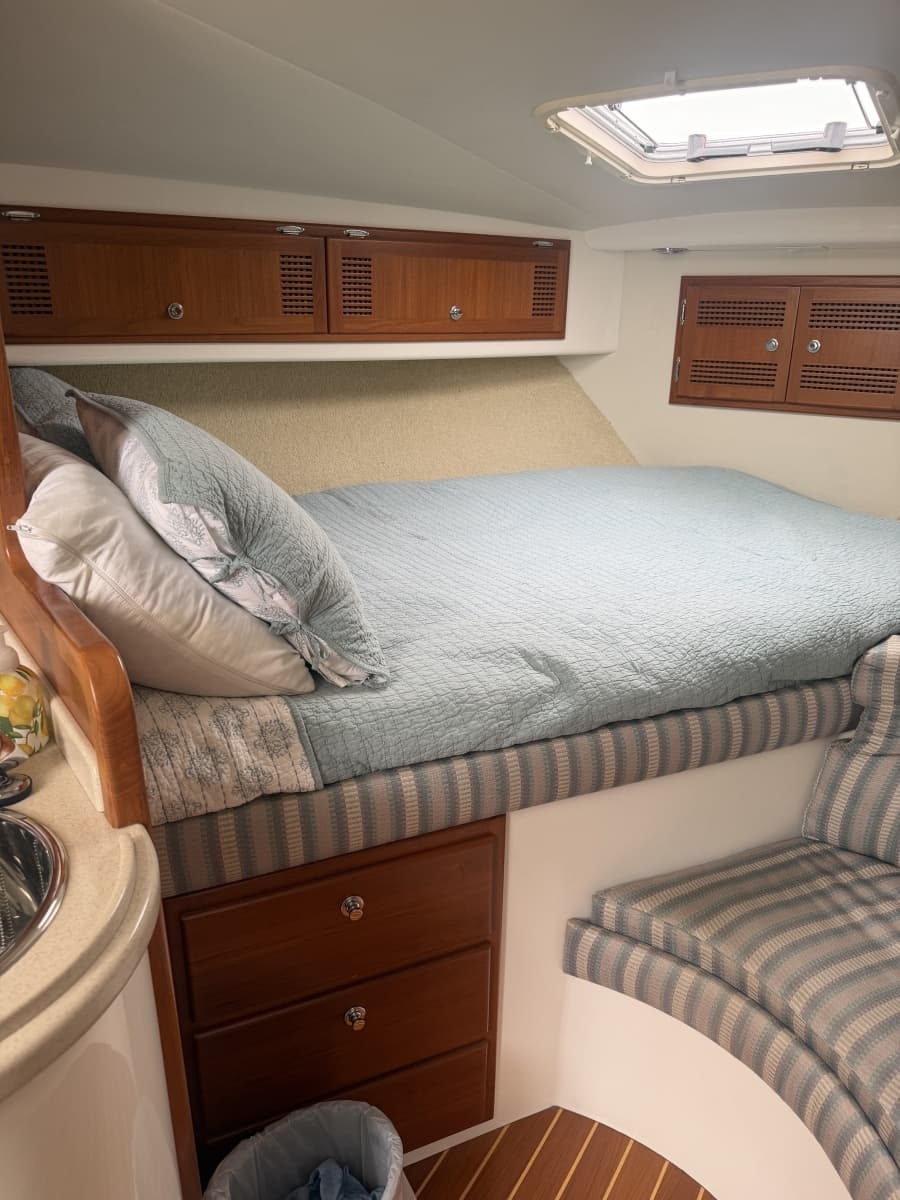 1998 Cabo 35 Express - Photo 29