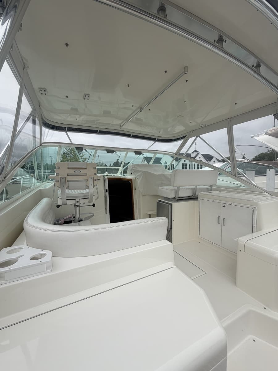 1998 Cabo 35 Express - Photo 9
