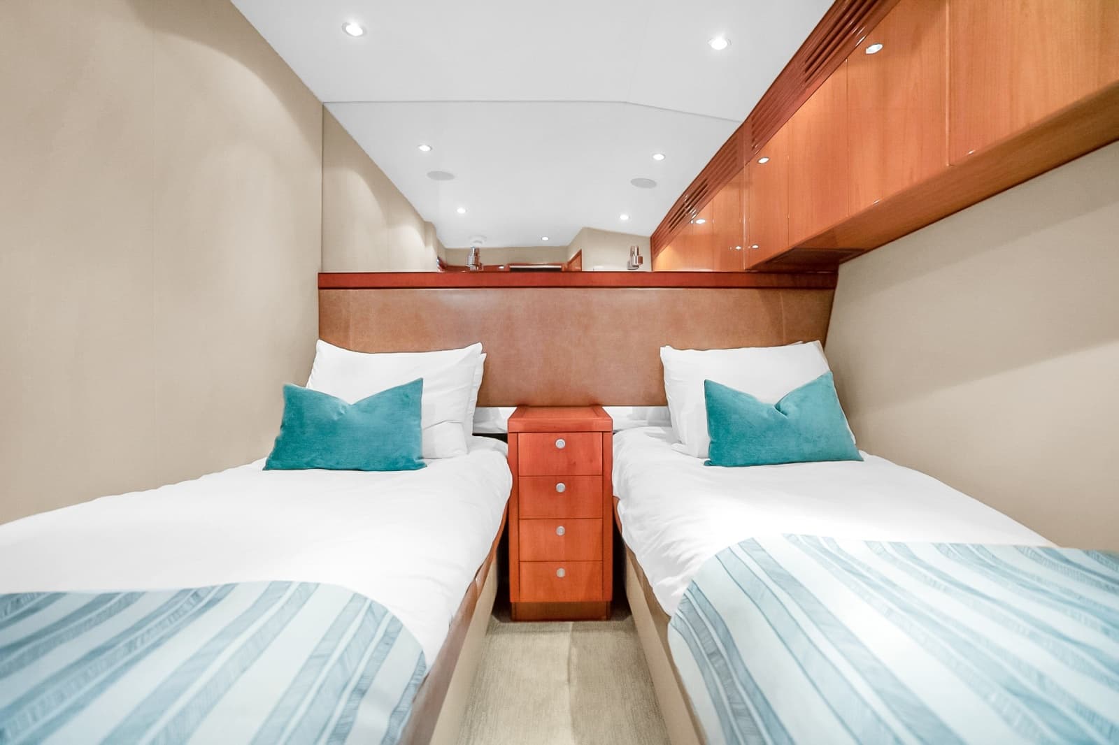 2008 Hatteras Convertible - Photo 67