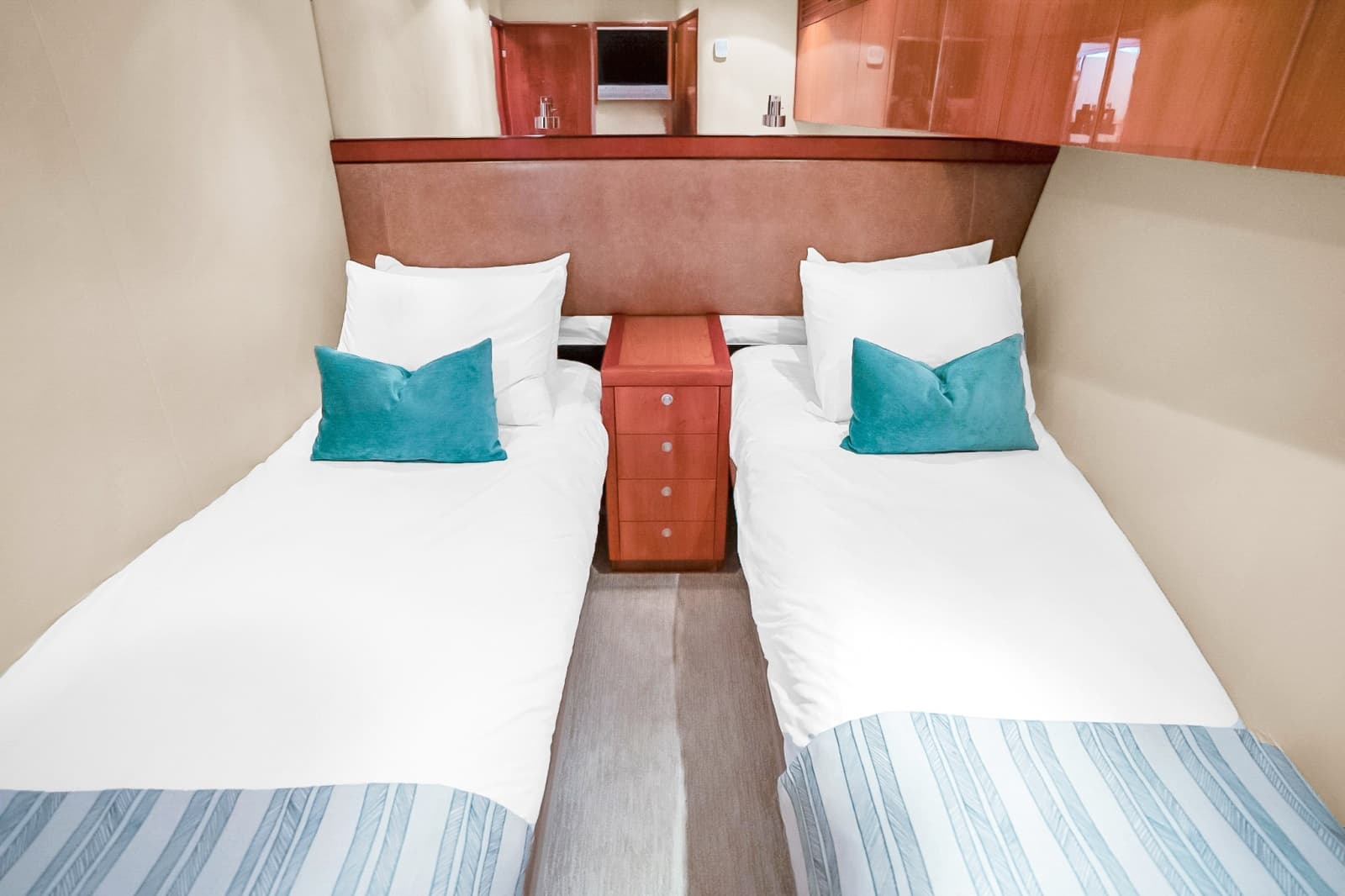 2008 Hatteras Convertible - Photo 68