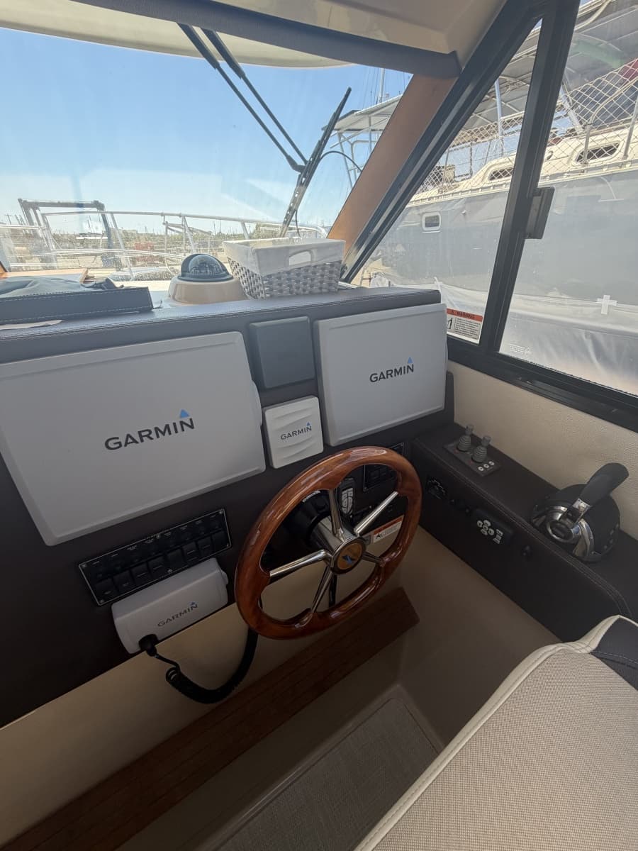 2015 Cutwater C-30 Sedan - Photo 9