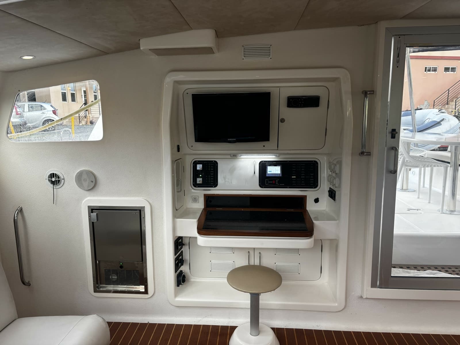 2011 Voyage Yachts 520 - Photo 17