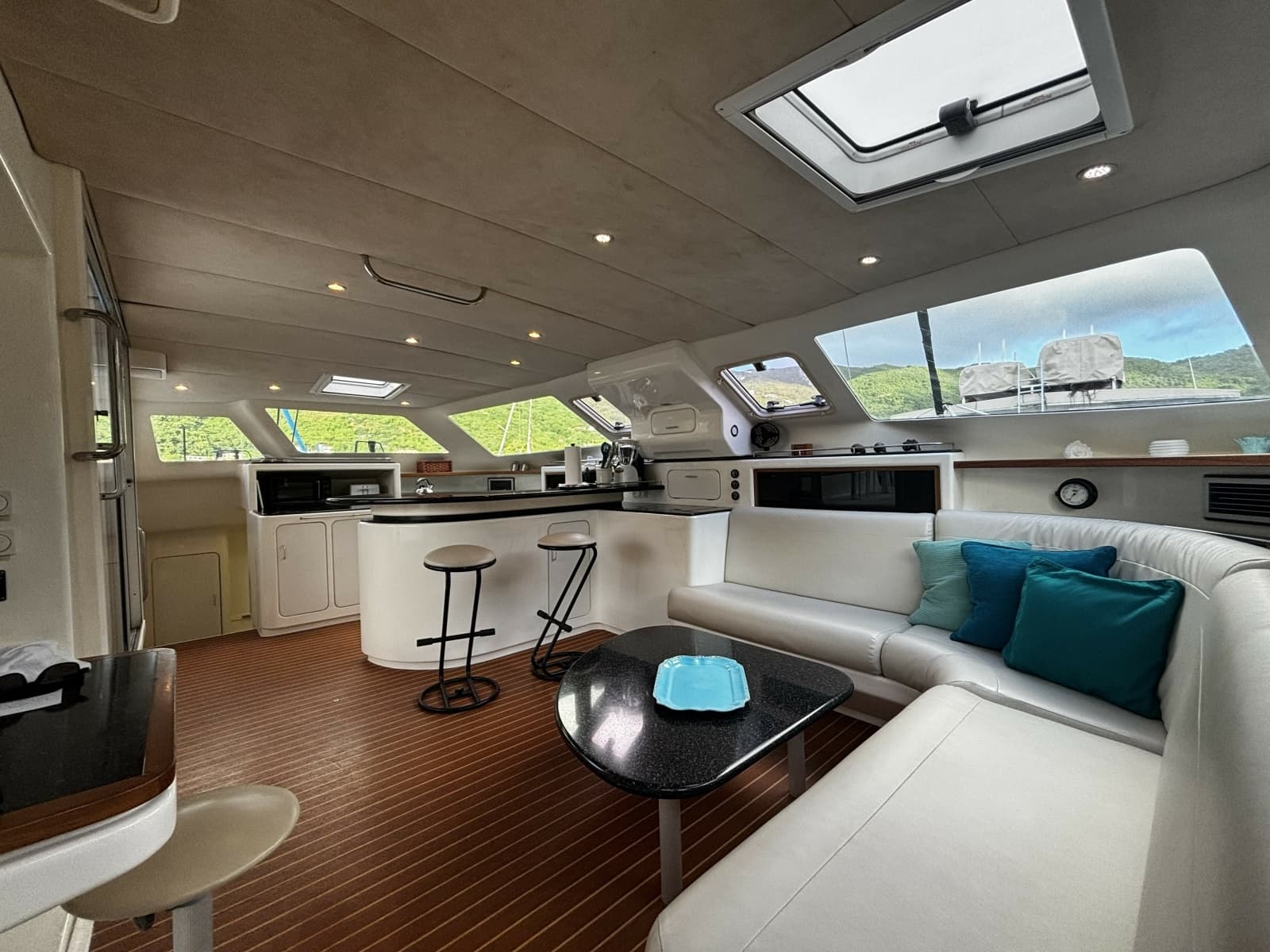 2011 Voyage Yachts 520 - Photo 11