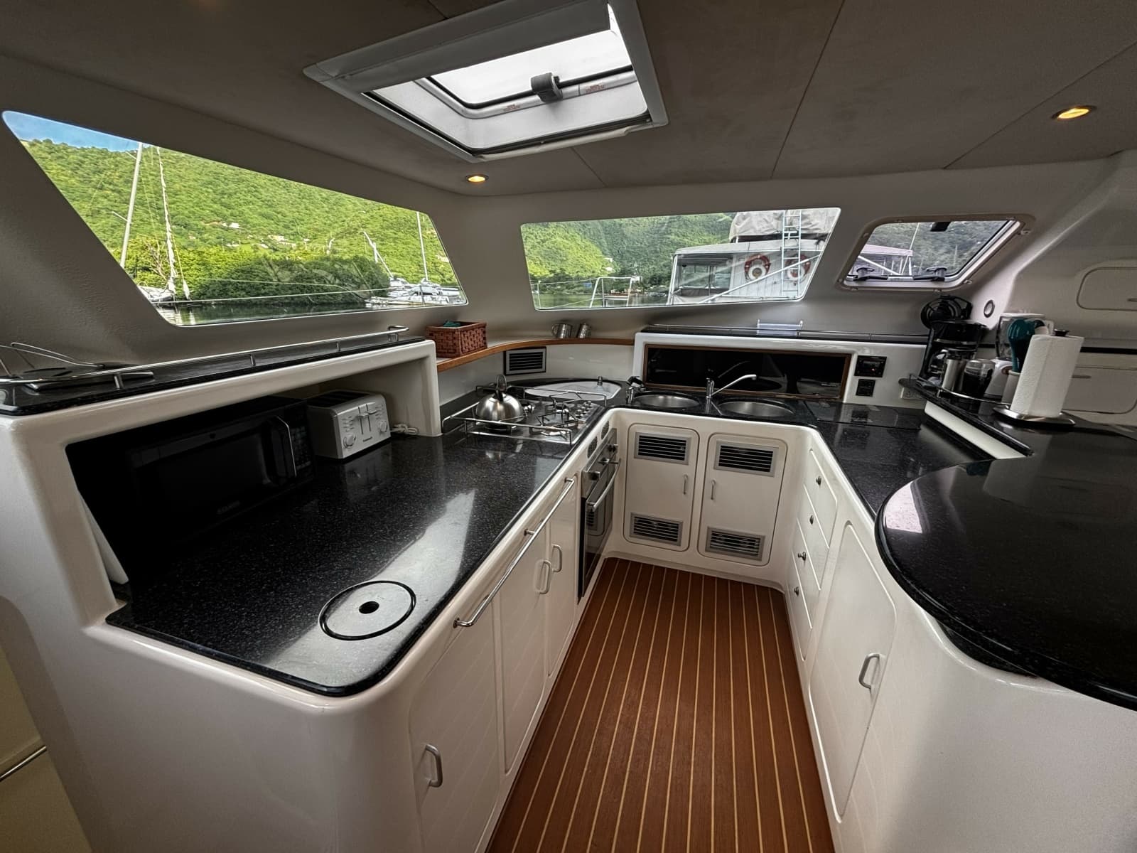 2011 Voyage Yachts 520 - Photo 14