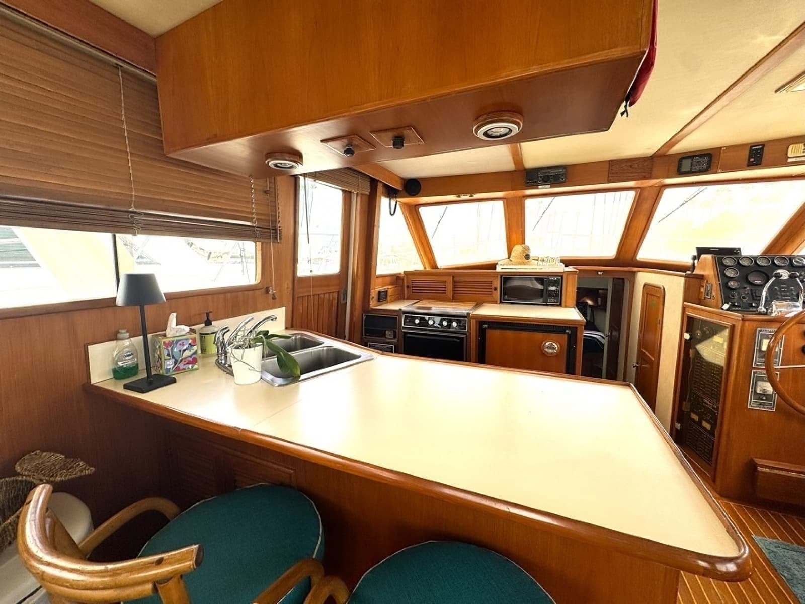 1988 Offshore Yachts  - Photo 6