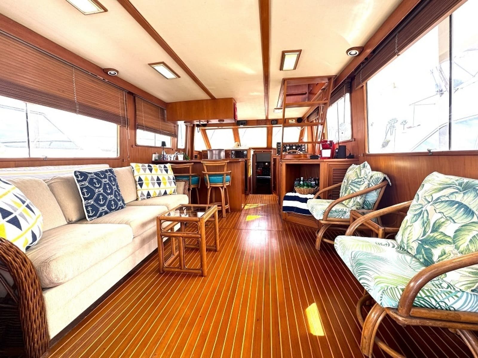 1988 Offshore Yachts  - Photo 2