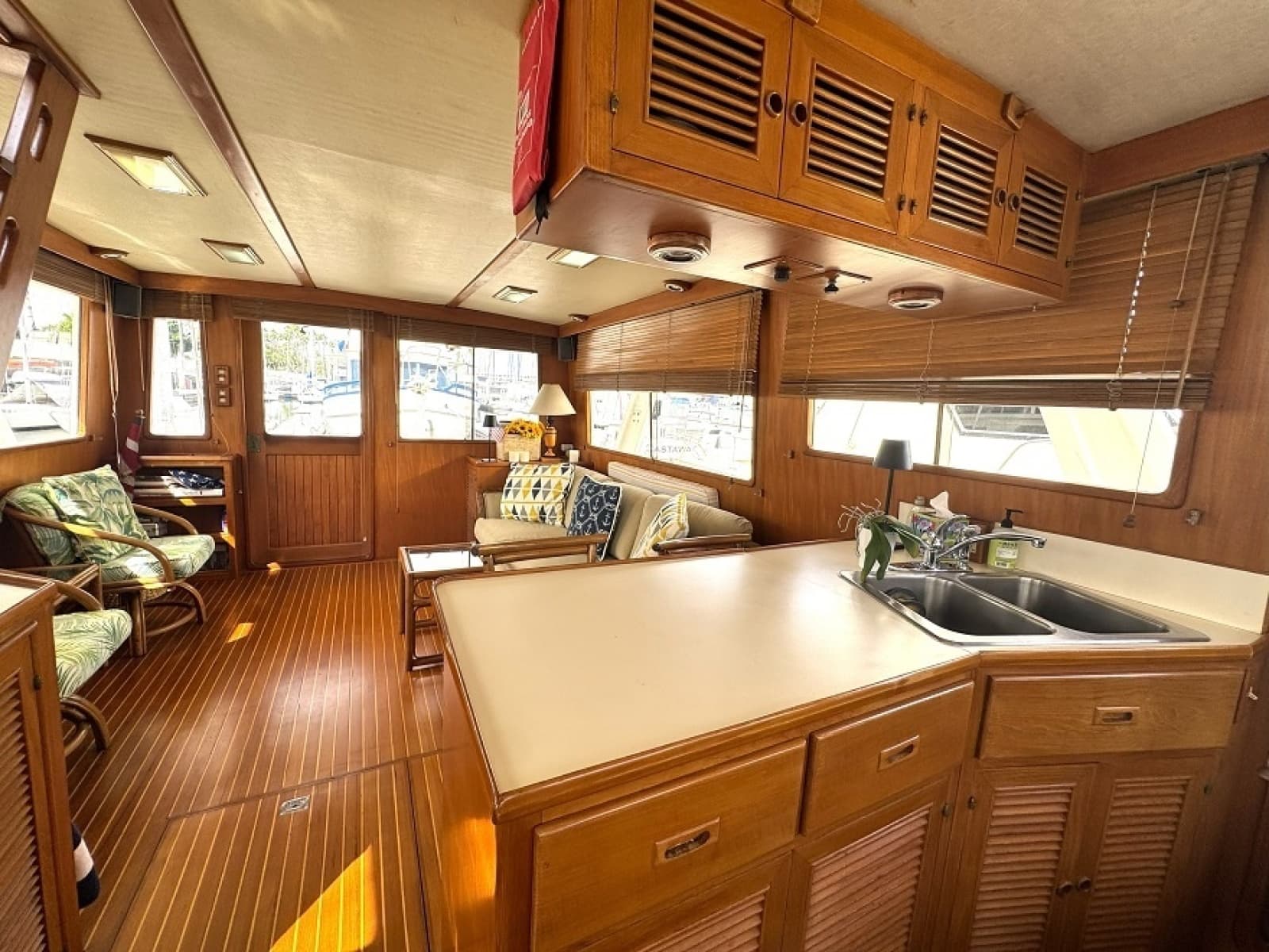 1988 Offshore Yachts  - Photo 4