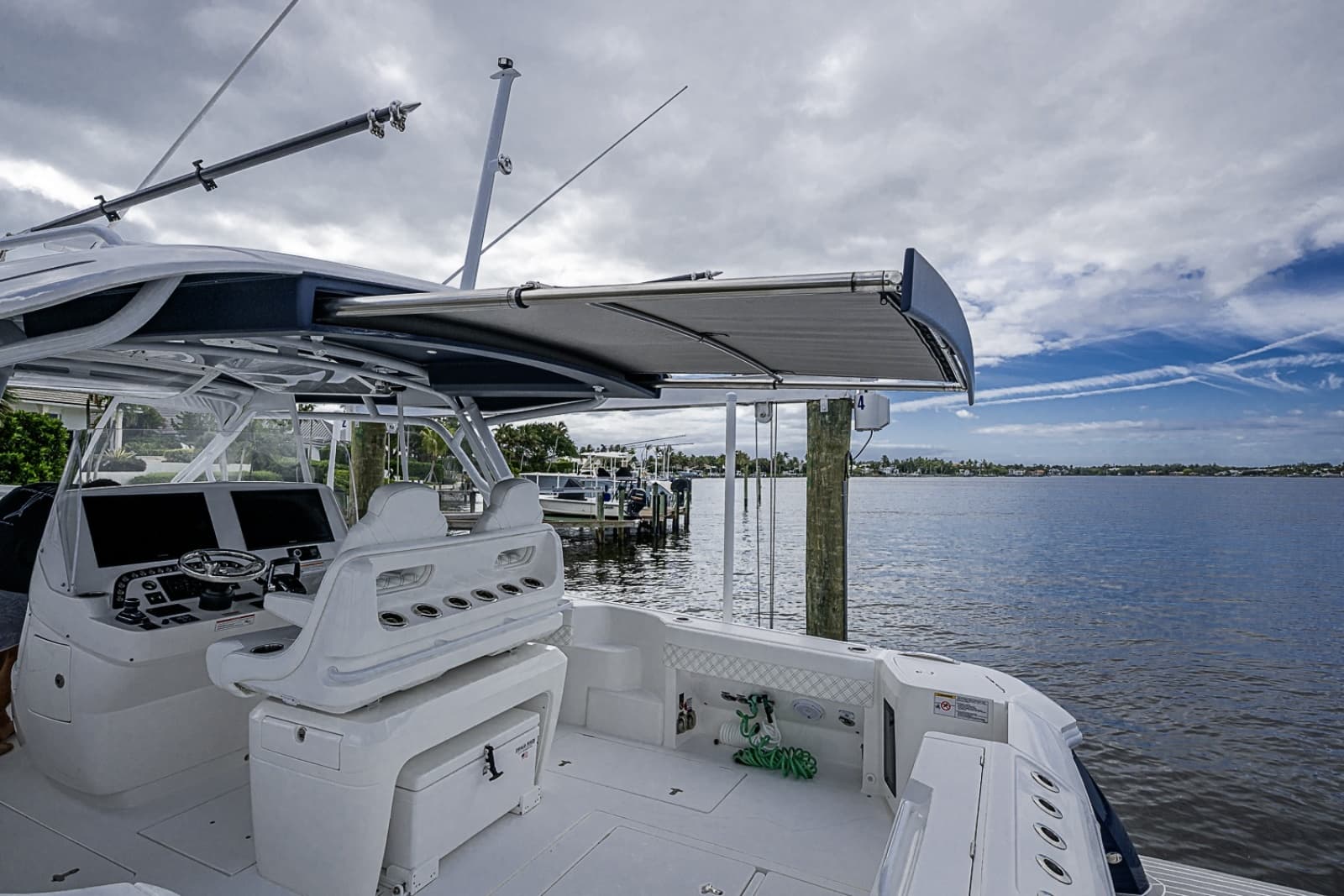2024 Intrepid Valor - Photo 54