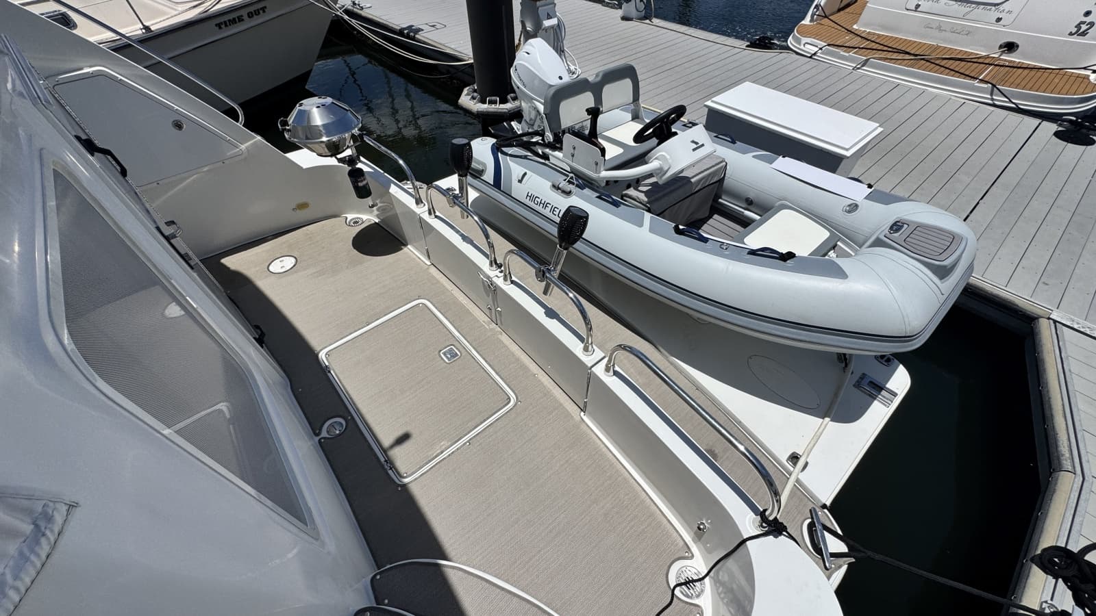 2007 Carver 47 Cockpit Motor Yacht - Photo 12