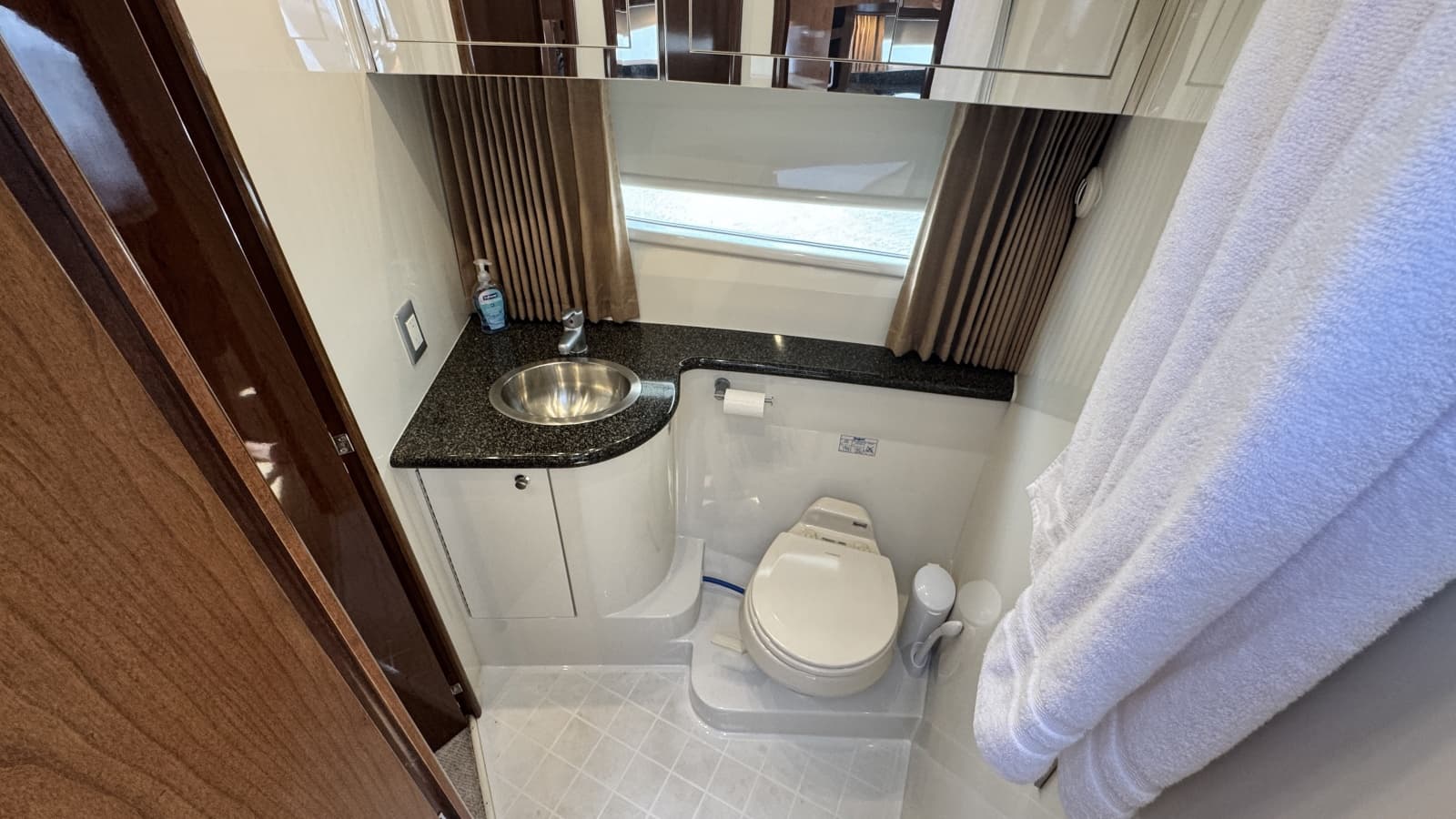 2007 Carver 47 Cockpit Motor Yacht - Photo 60