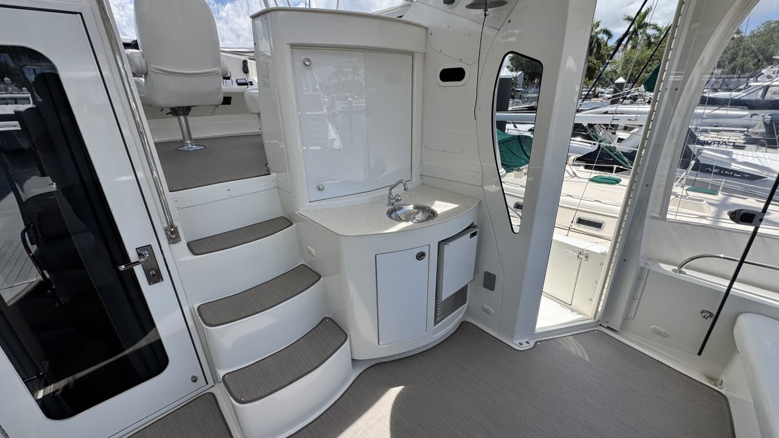 2007 Carver 47 Cockpit Motor Yacht - Photo 26