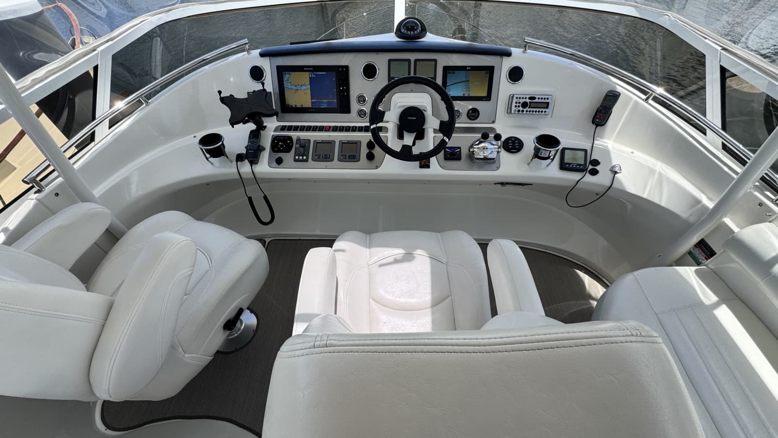 2007 Carver 47 Cockpit Motor Yacht - Photo 32