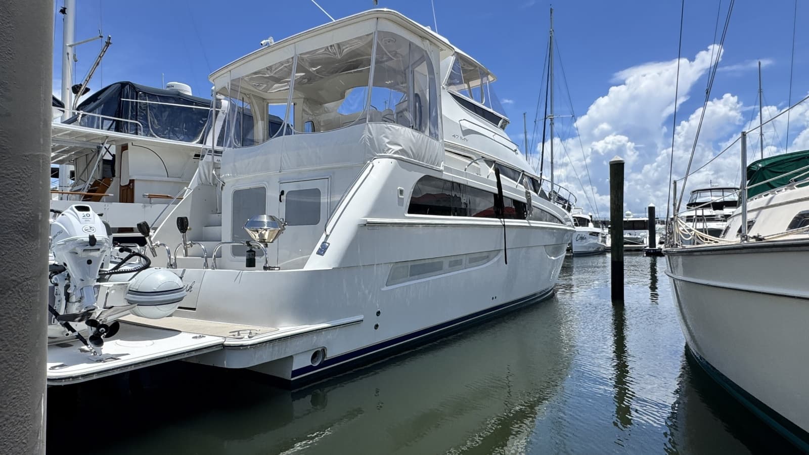 2007 Carver 47 Cockpit Motor Yacht - Photo 2
