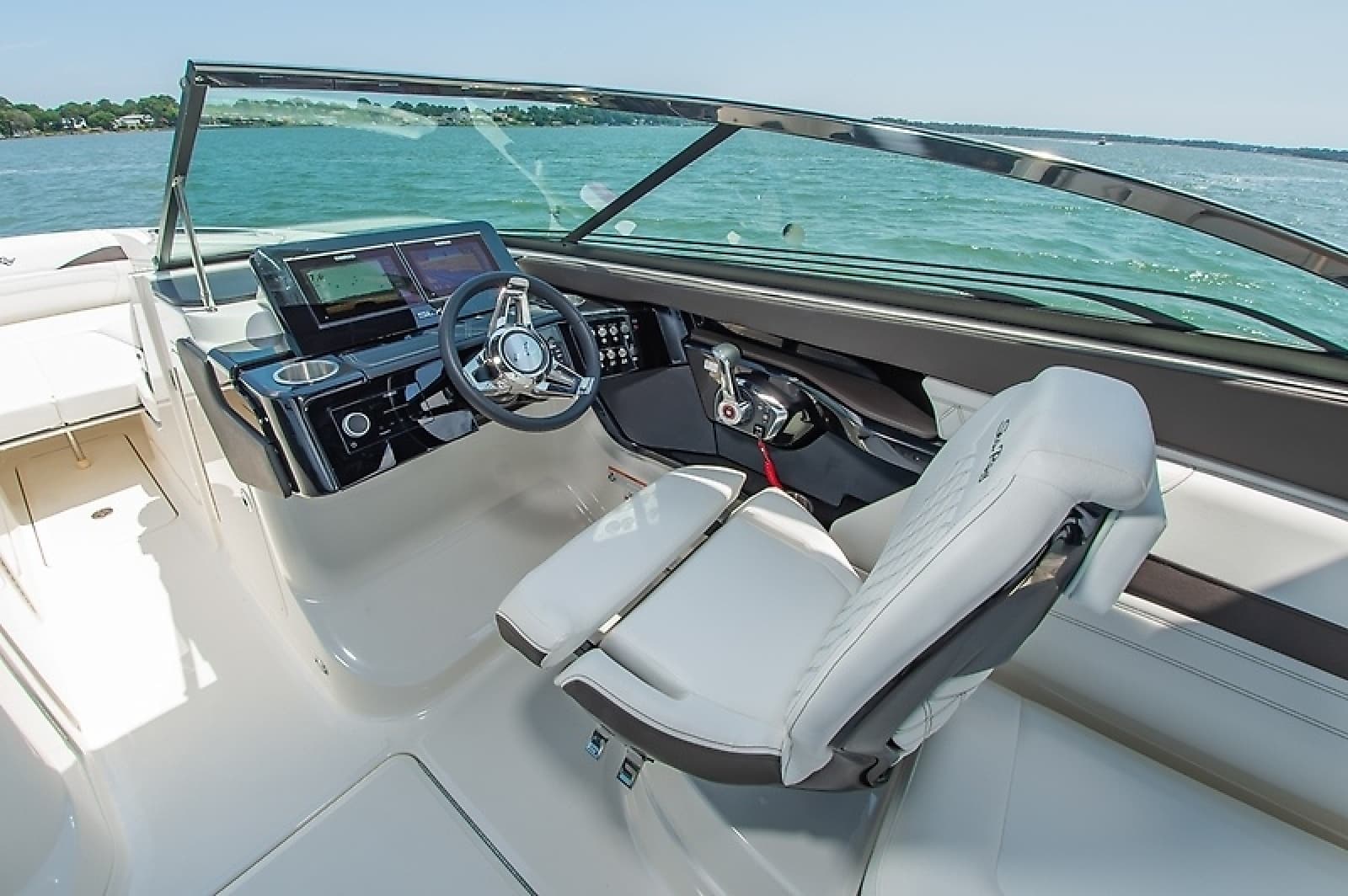 2023 Sea Ray 260 SLX - Photo 18