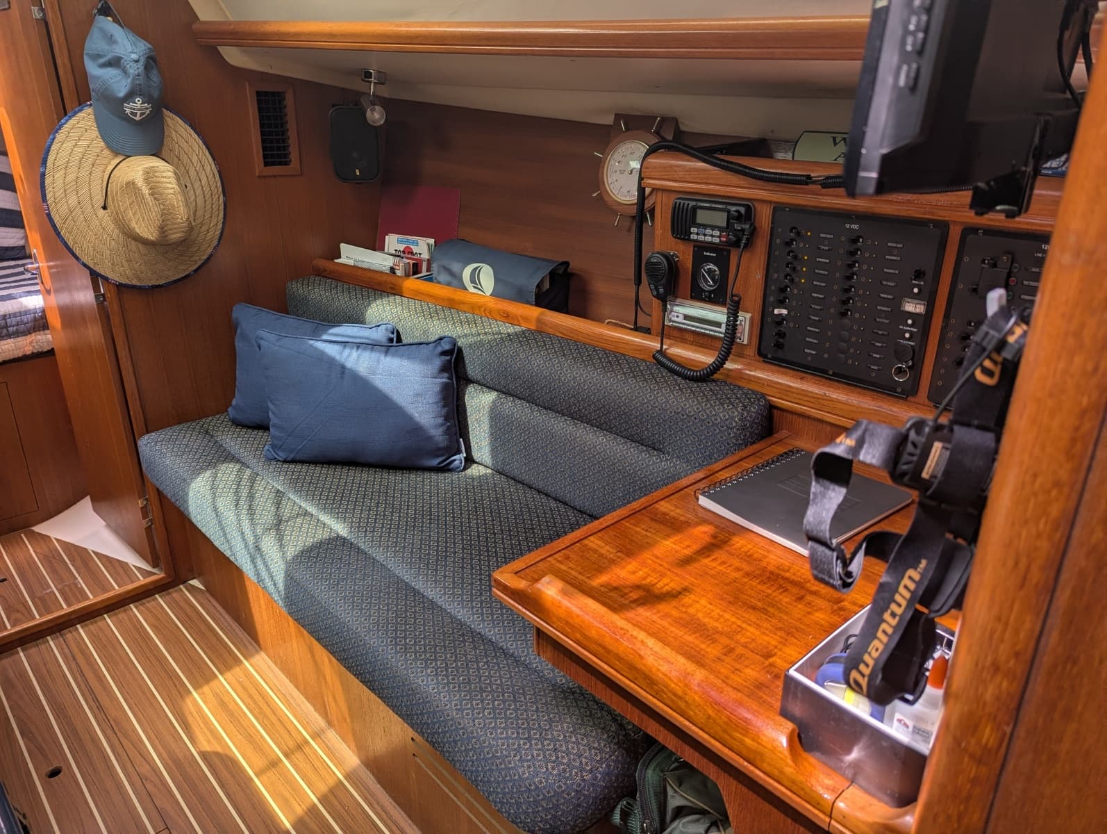 2006 Hunter 33 - Photo 22