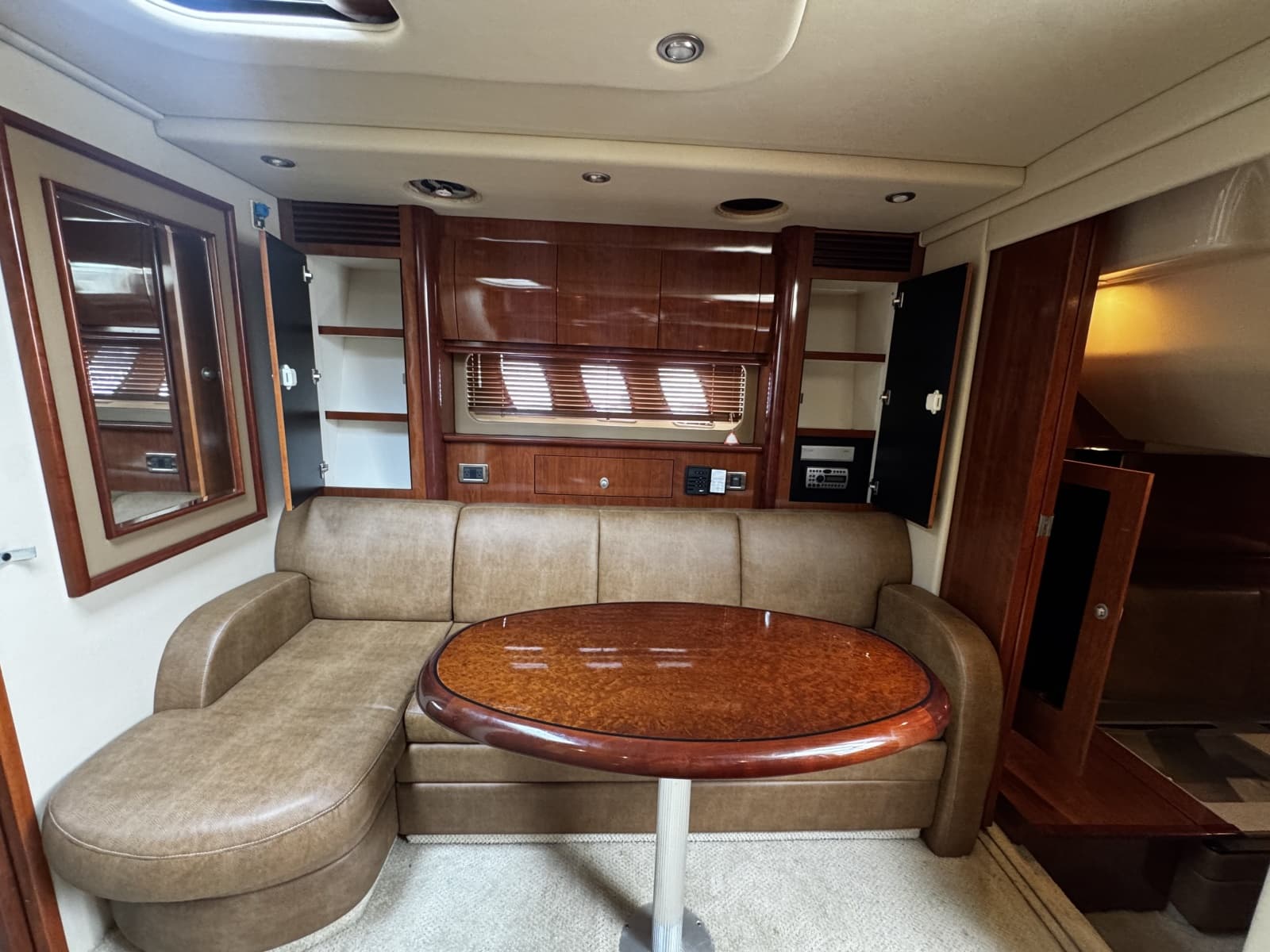 2006 Sea Ray 40 Sundancer - Photo 10