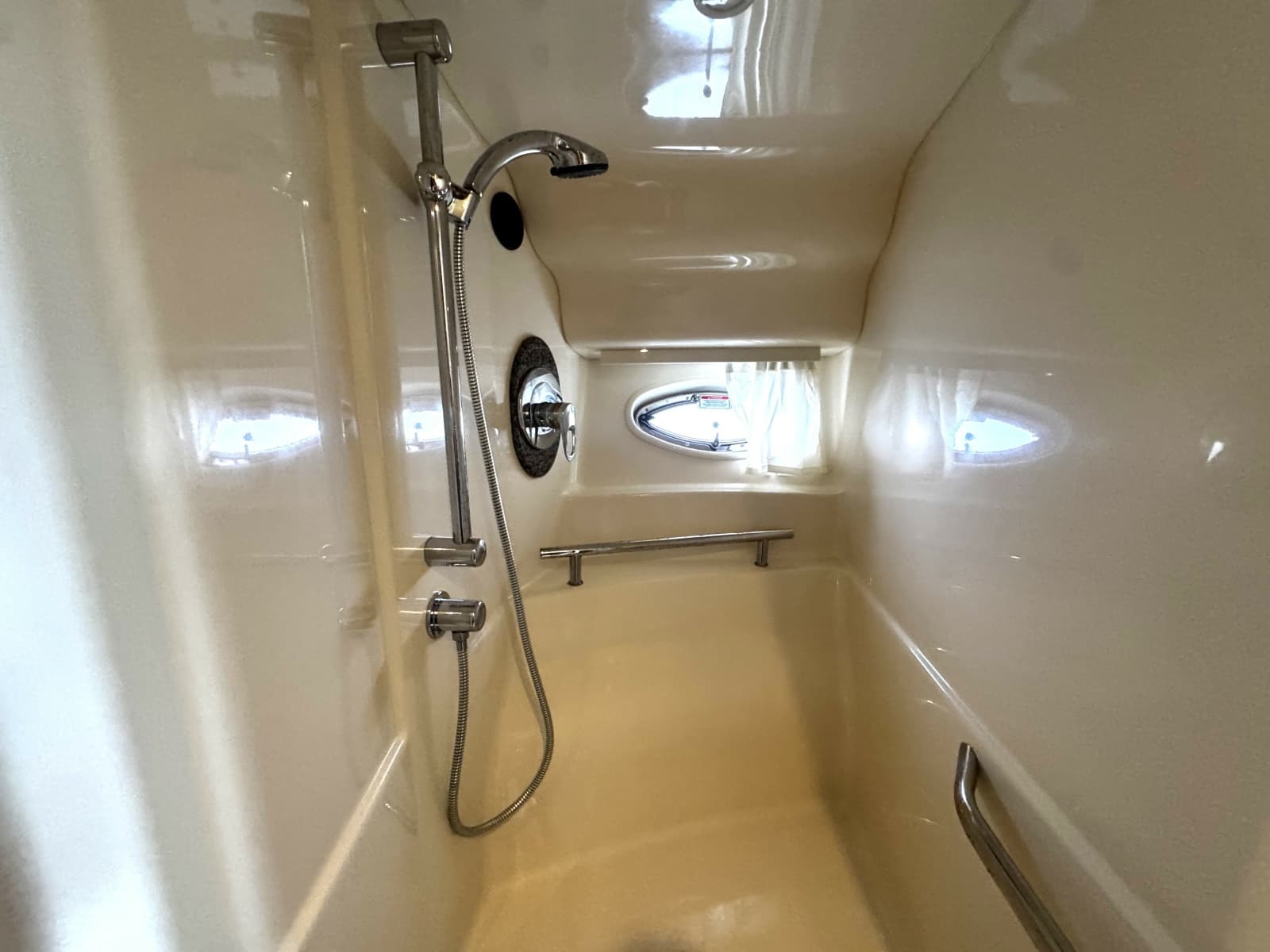 2006 Sea Ray 40 Sundancer - Photo 15