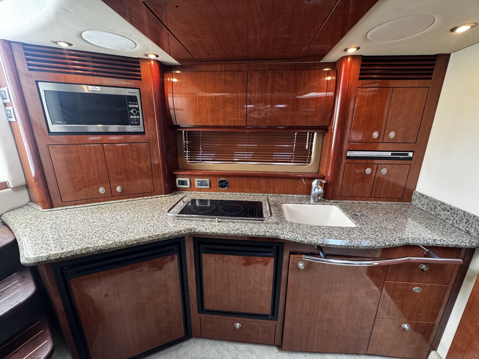 2006 Sea Ray 40 Sundancer - Photo 9