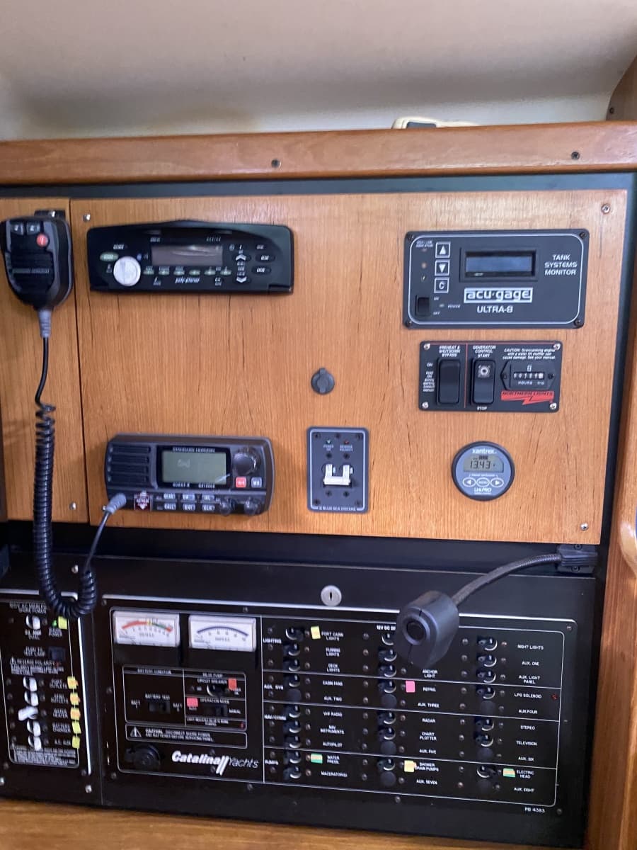 2005 Catalina 350 - Photo 17