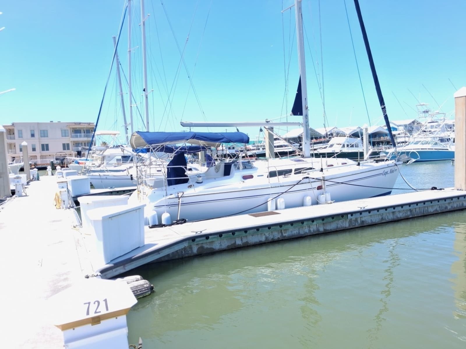 2005 Catalina 350 - Photo 8