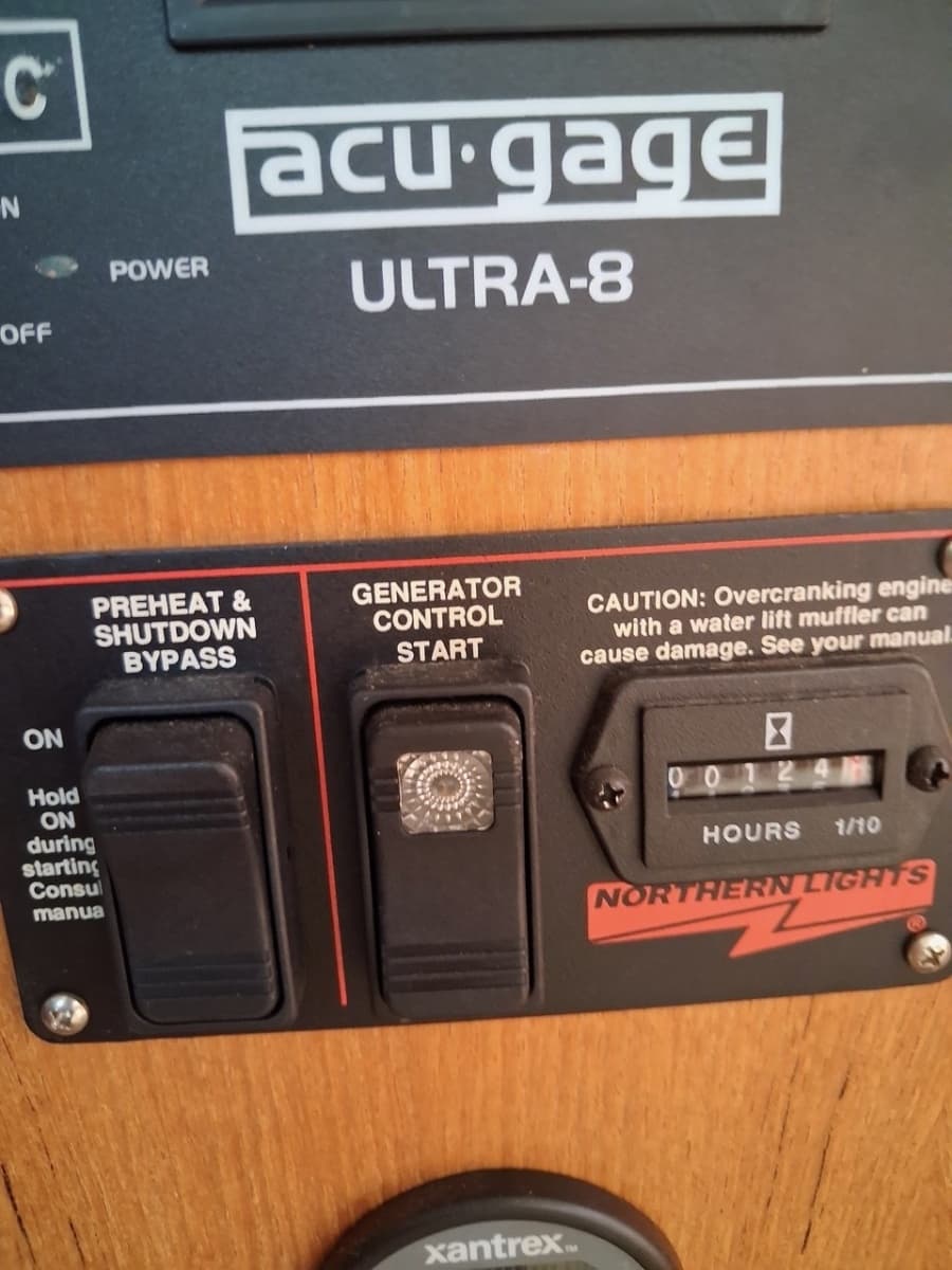 2005 Catalina 350 - Photo 25