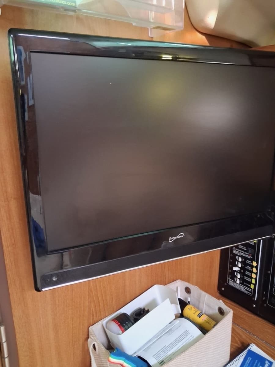 2005 Catalina 350 - Photo 13