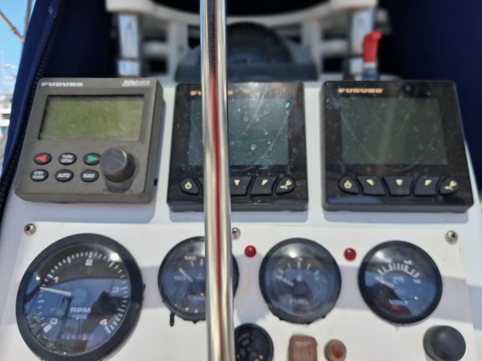 2005 Catalina 350 - Photo 23