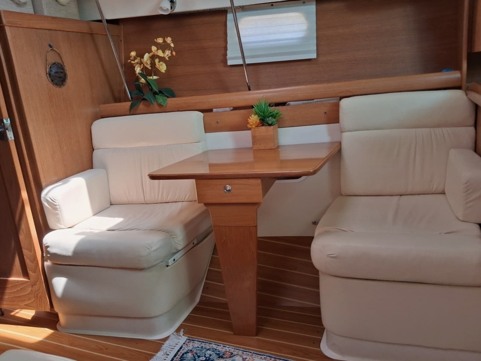 2005 Catalina 350 - Photo 15