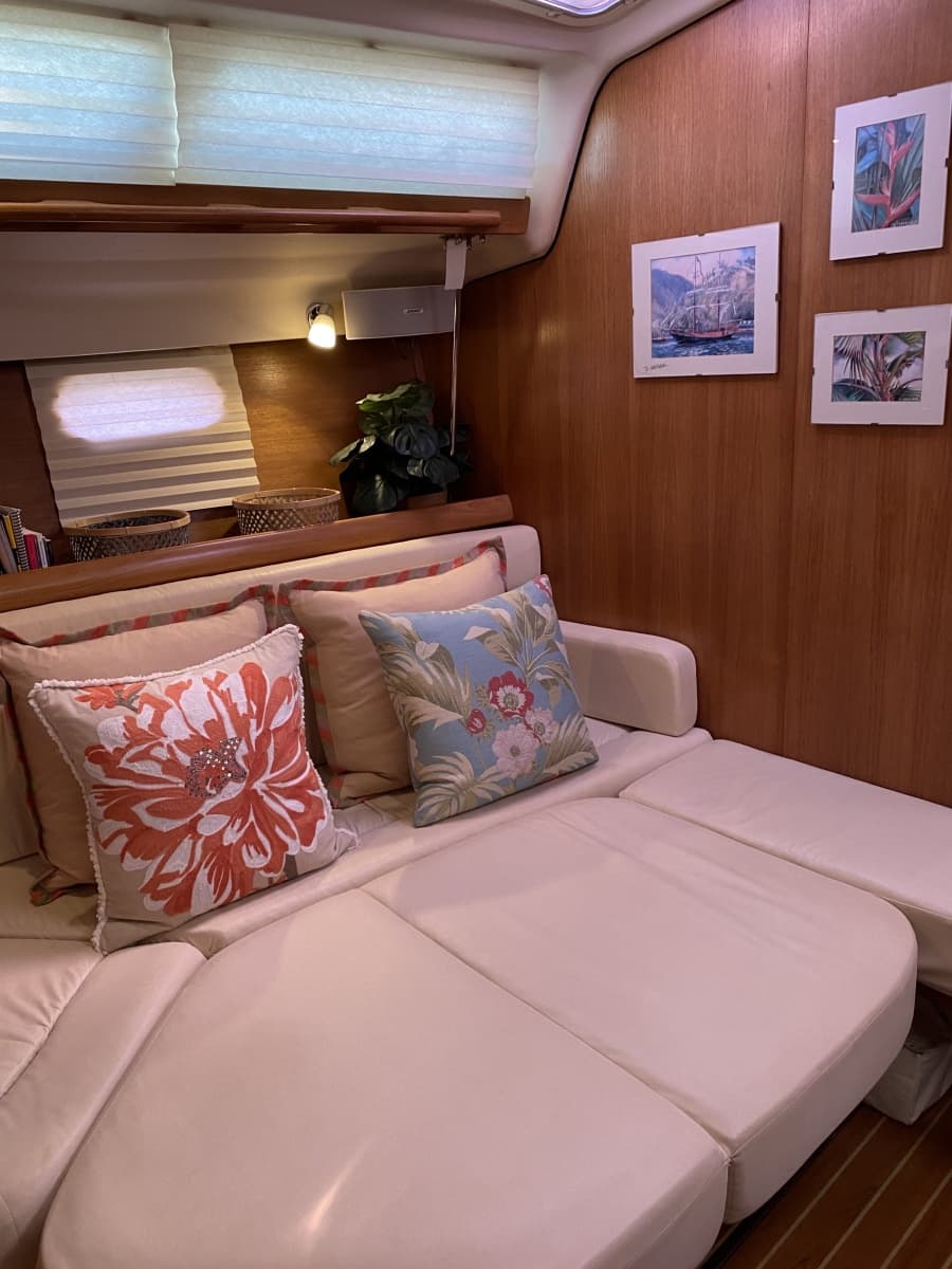 2005 Catalina 350 - Photo 12