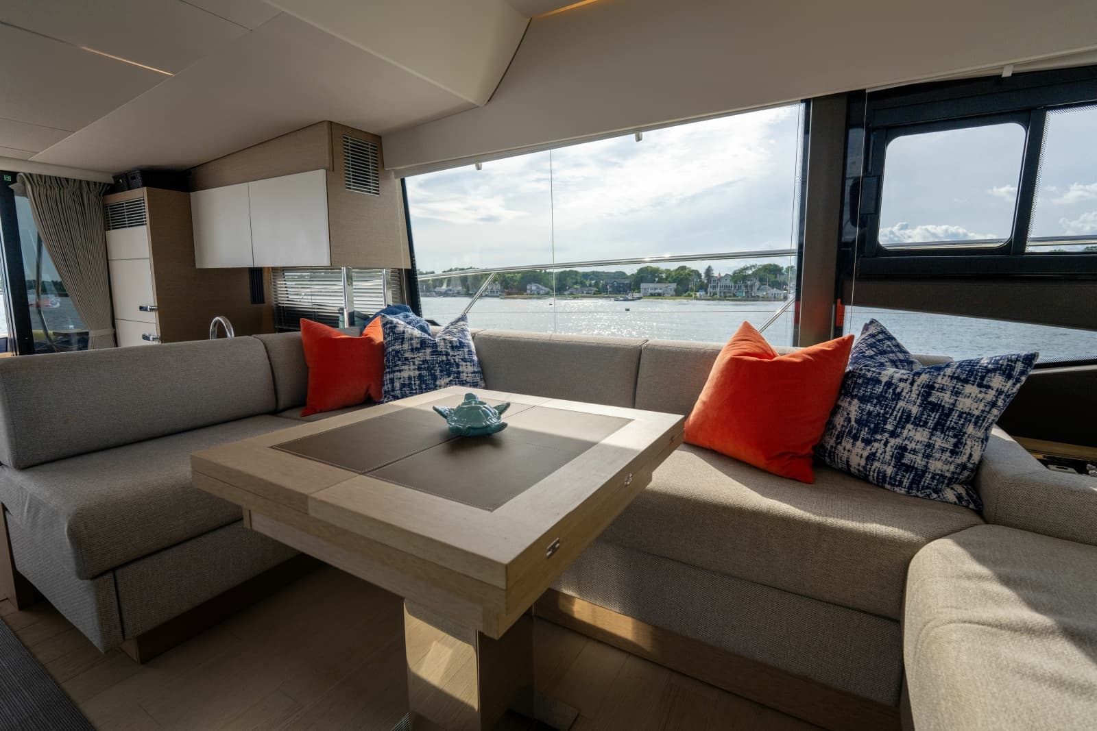2022 Prestige 520 - Photo 23