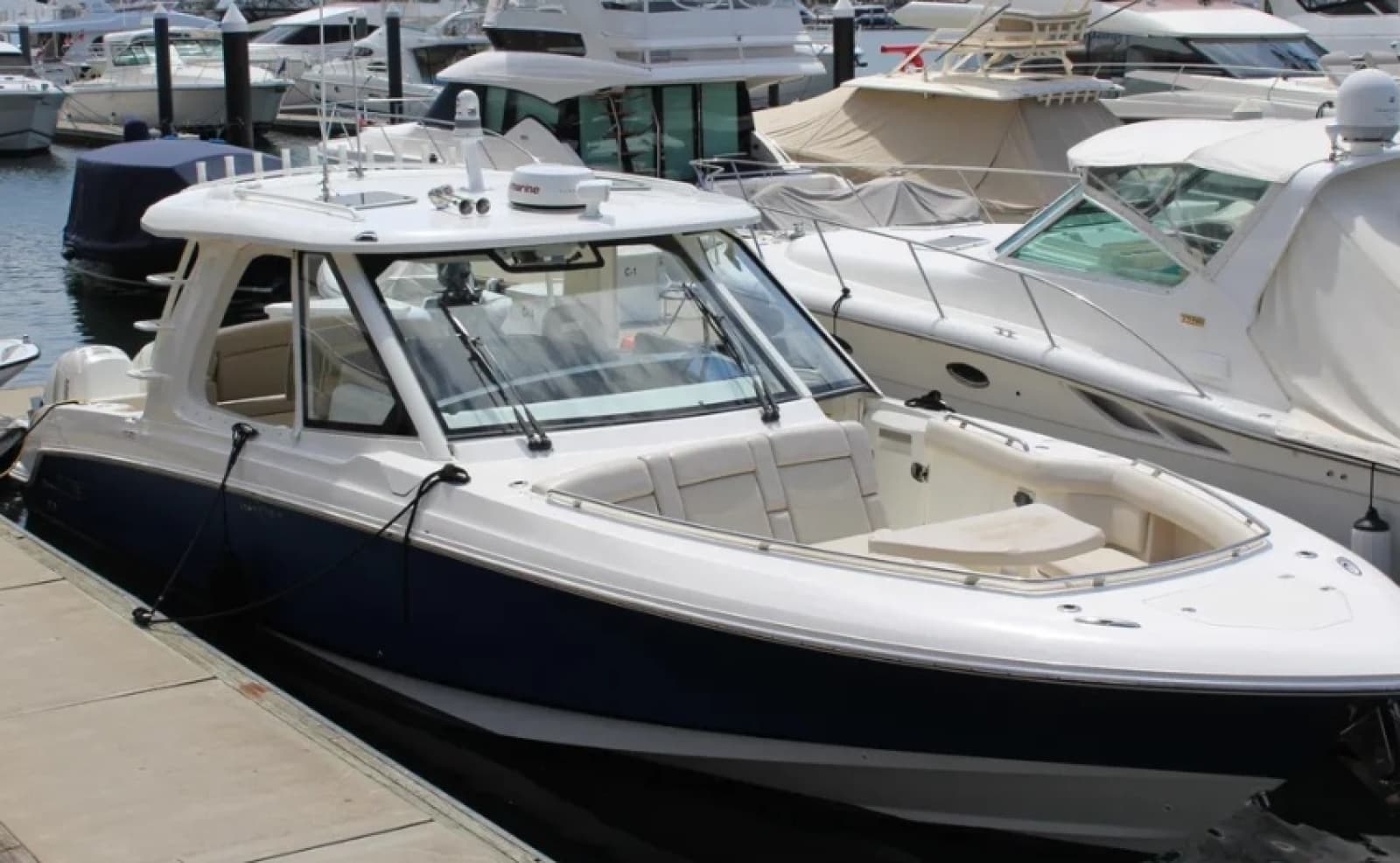 2019 Boston Whaler 380 Realm - Photo 1