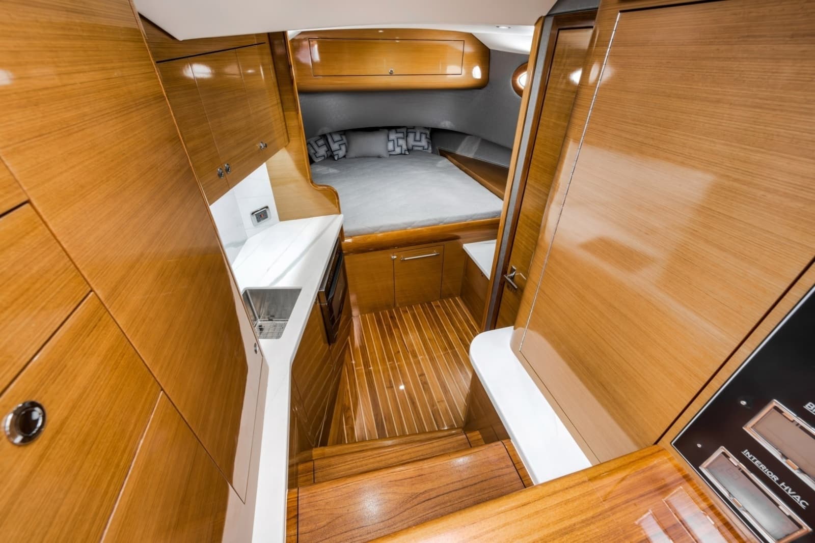 2022 Winter Custom Yachts 38 Walk Around - Photo 20