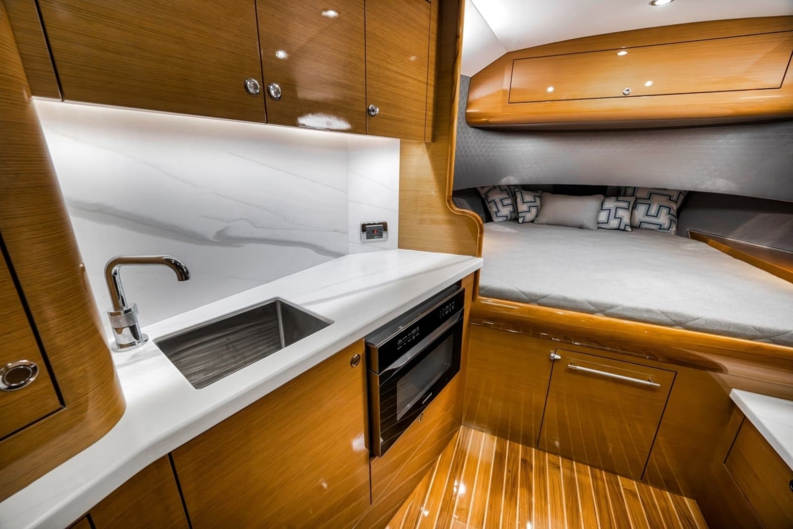 2022 Winter Custom Yachts 38 Walk Around - Photo 31