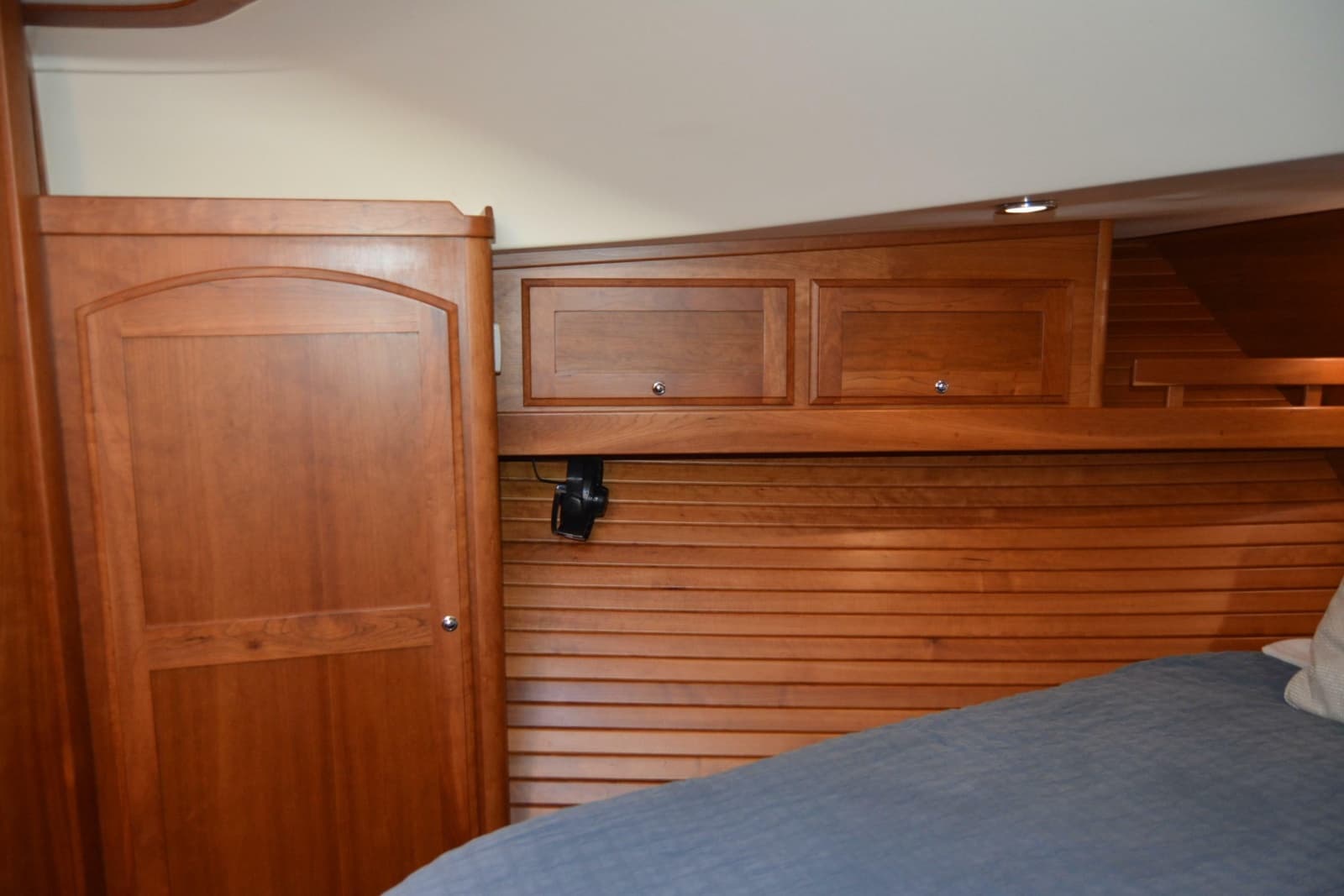 2012 Sabre 48 Salon Express - Photo 119